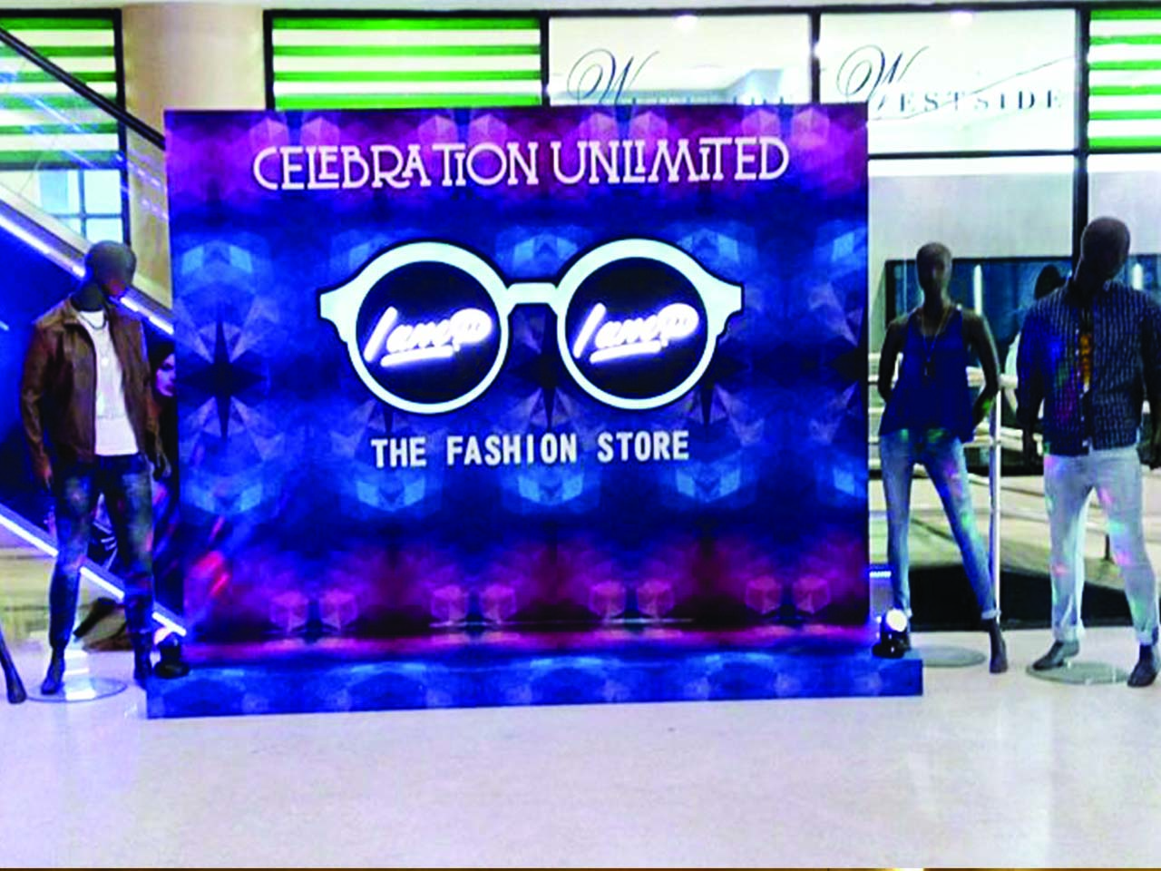 Hispter view of the I AM IN fashion store designed by StudioJ